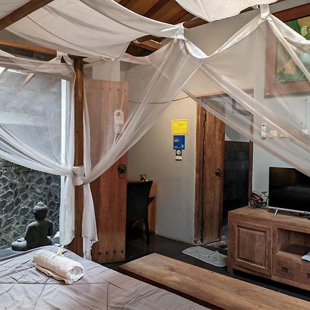 Astuti Gallery Homestay يوغياكارتا المظهر الخارجي الصورة