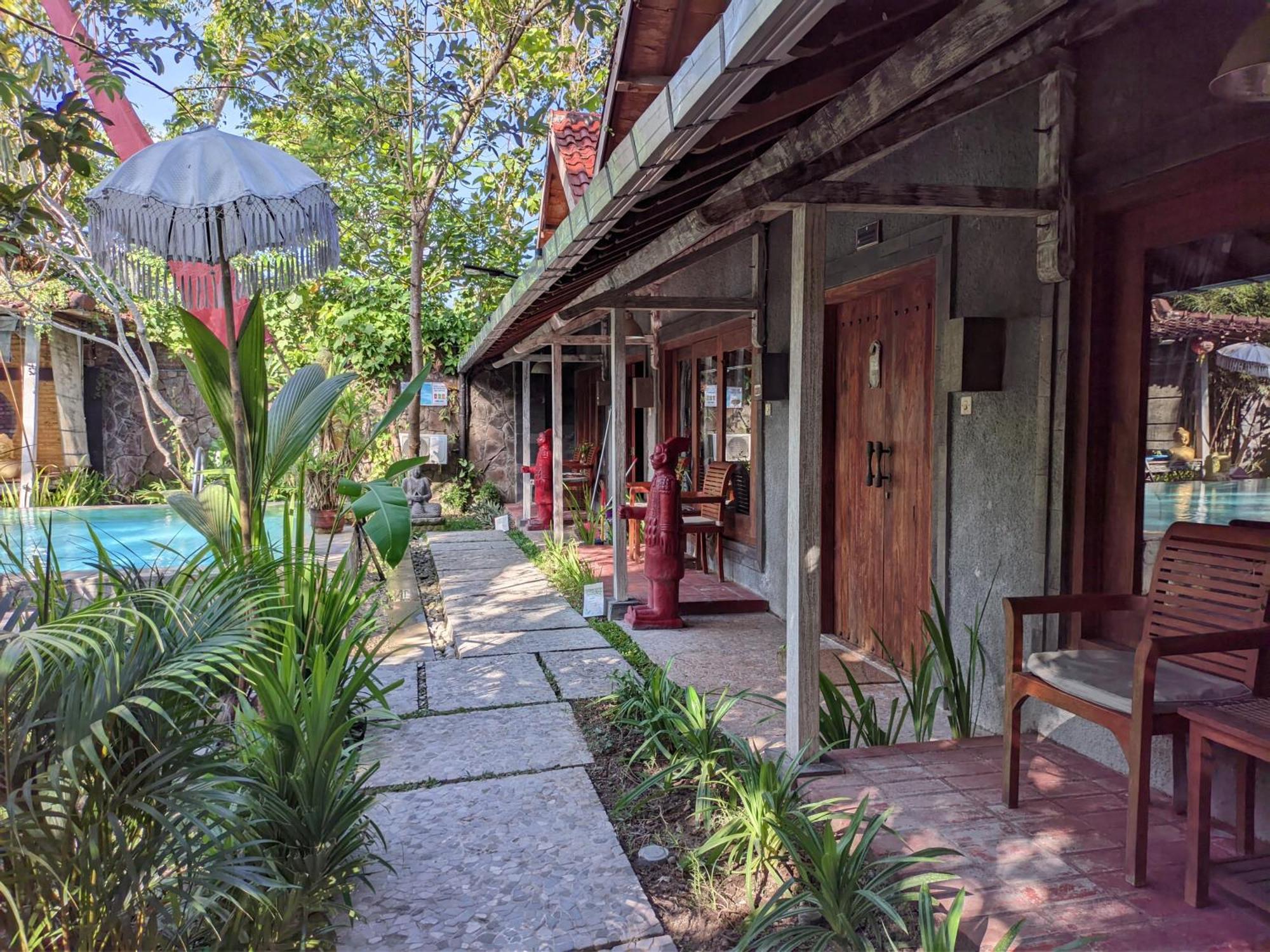 Astuti Gallery Homestay يوغياكارتا المظهر الخارجي الصورة