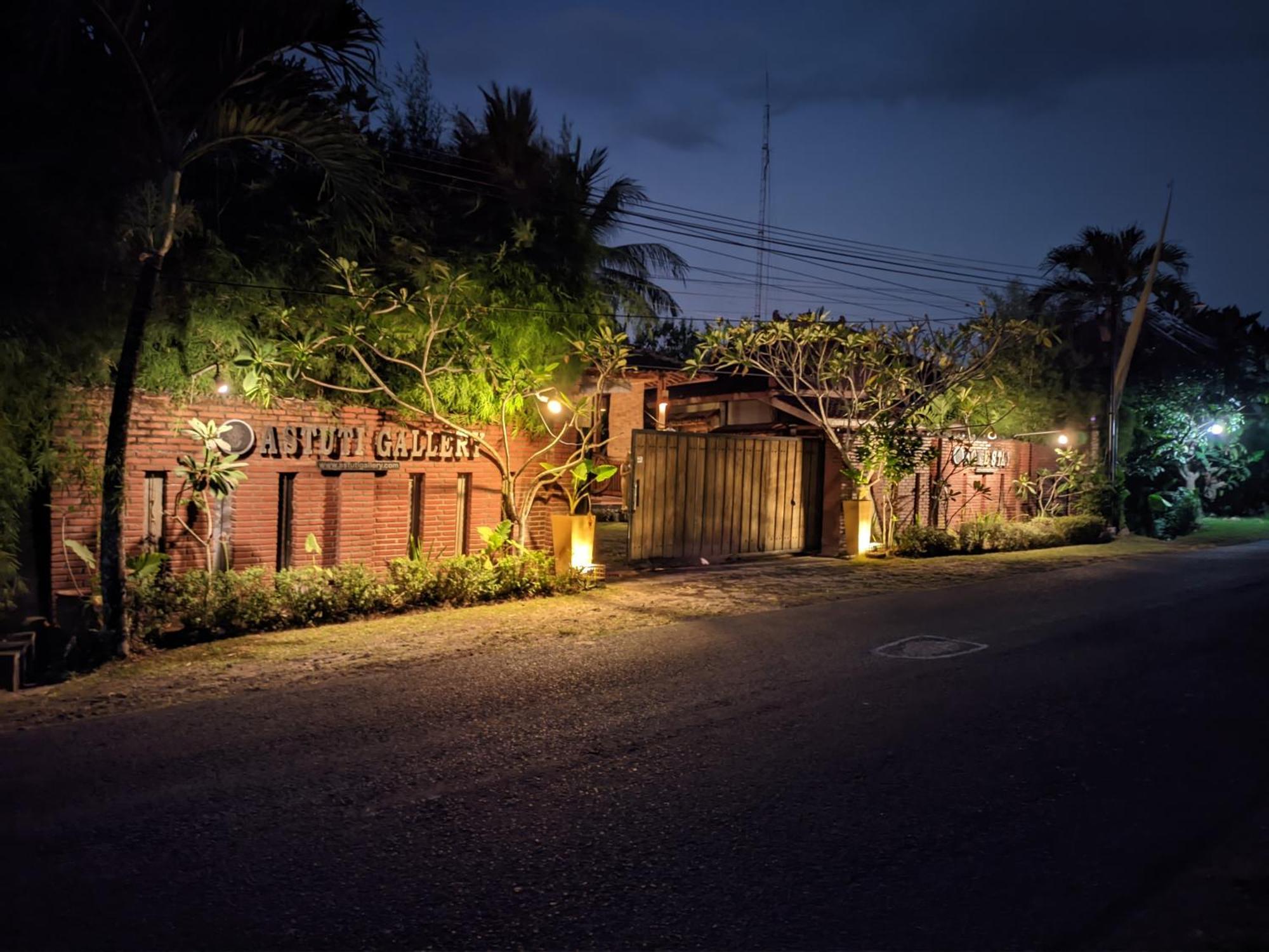 Astuti Gallery Homestay يوغياكارتا المظهر الخارجي الصورة