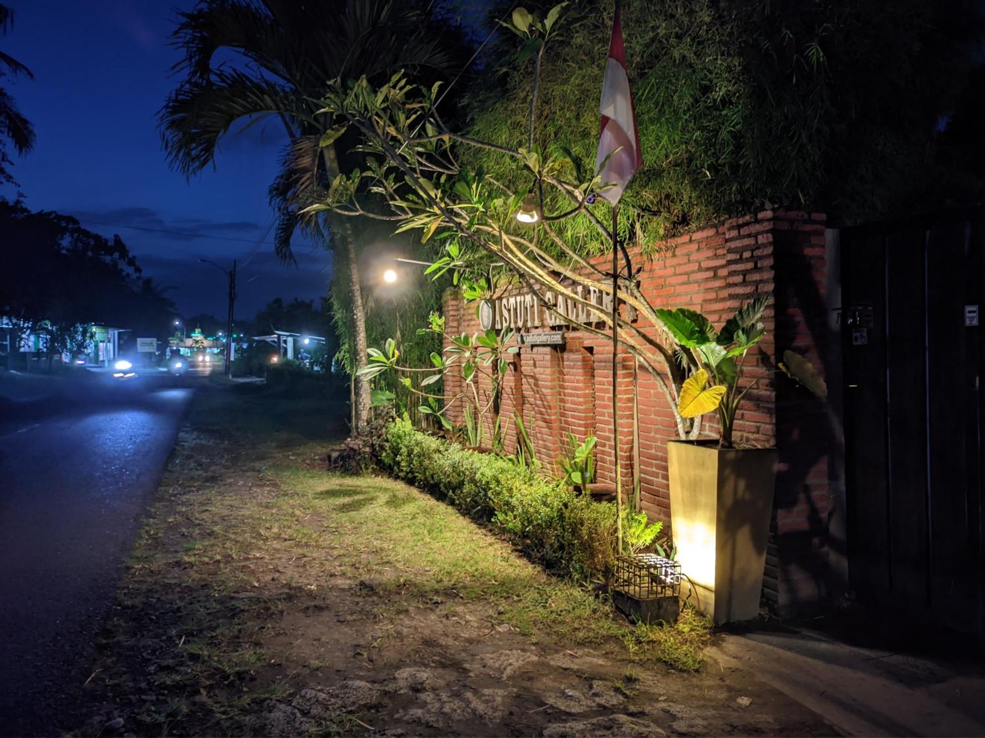 Astuti Gallery Homestay يوغياكارتا المظهر الخارجي الصورة