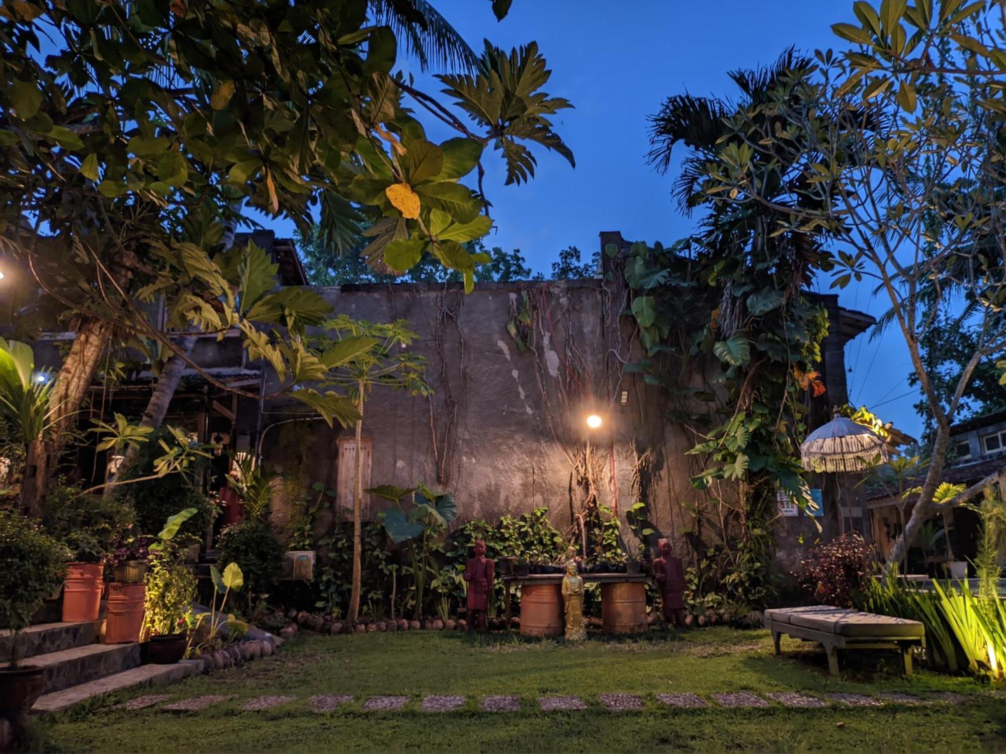 Astuti Gallery Homestay يوغياكارتا المظهر الخارجي الصورة