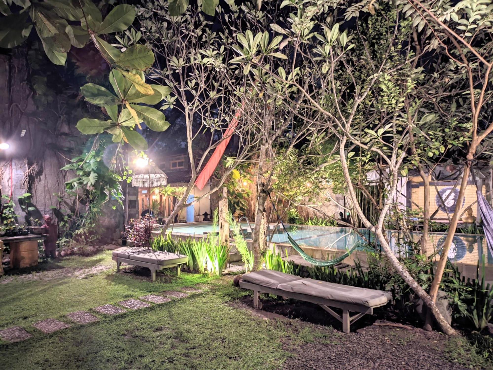Astuti Gallery Homestay يوغياكارتا المظهر الخارجي الصورة